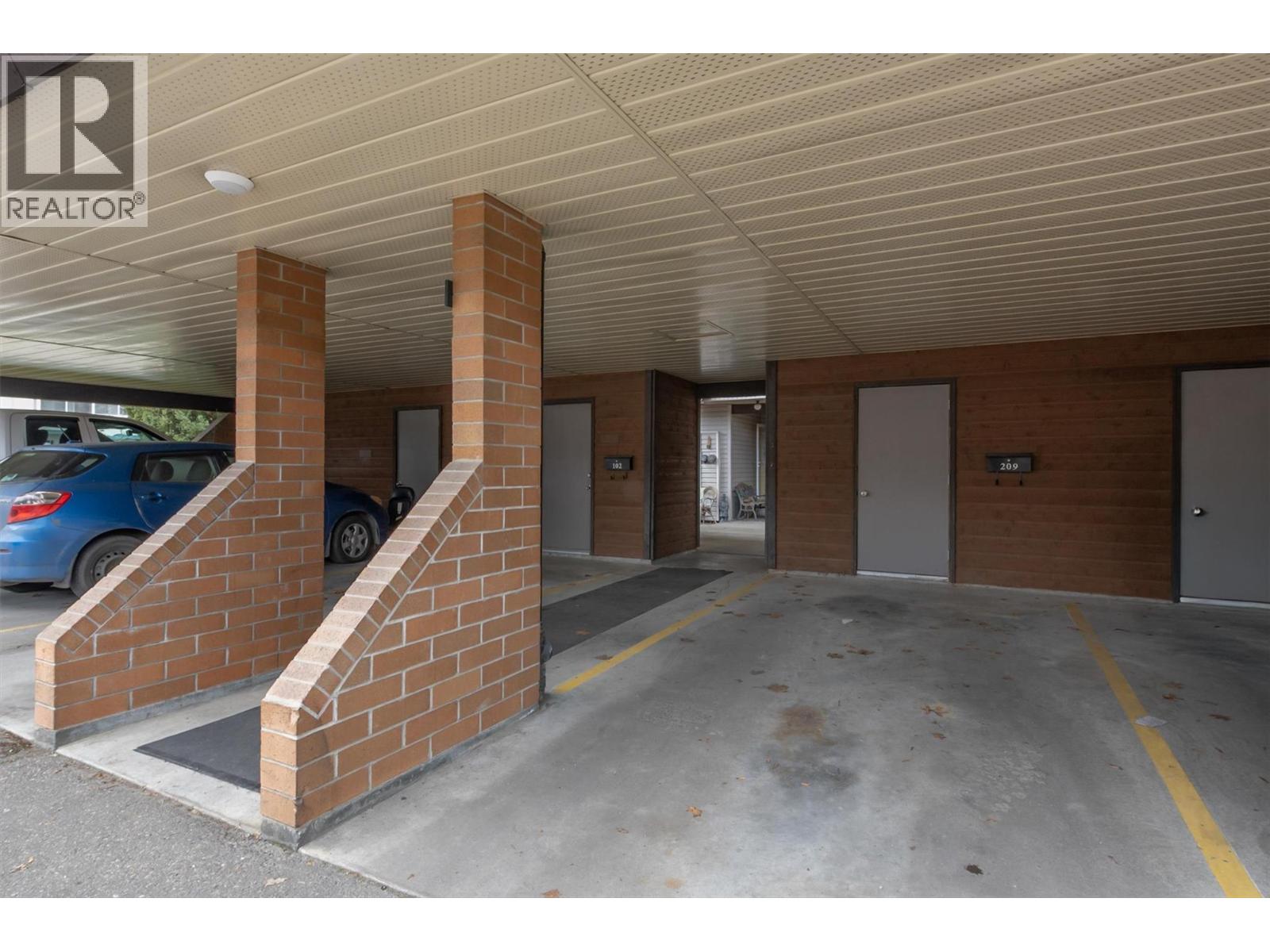 209 240 McIntosh Road, Kelowna