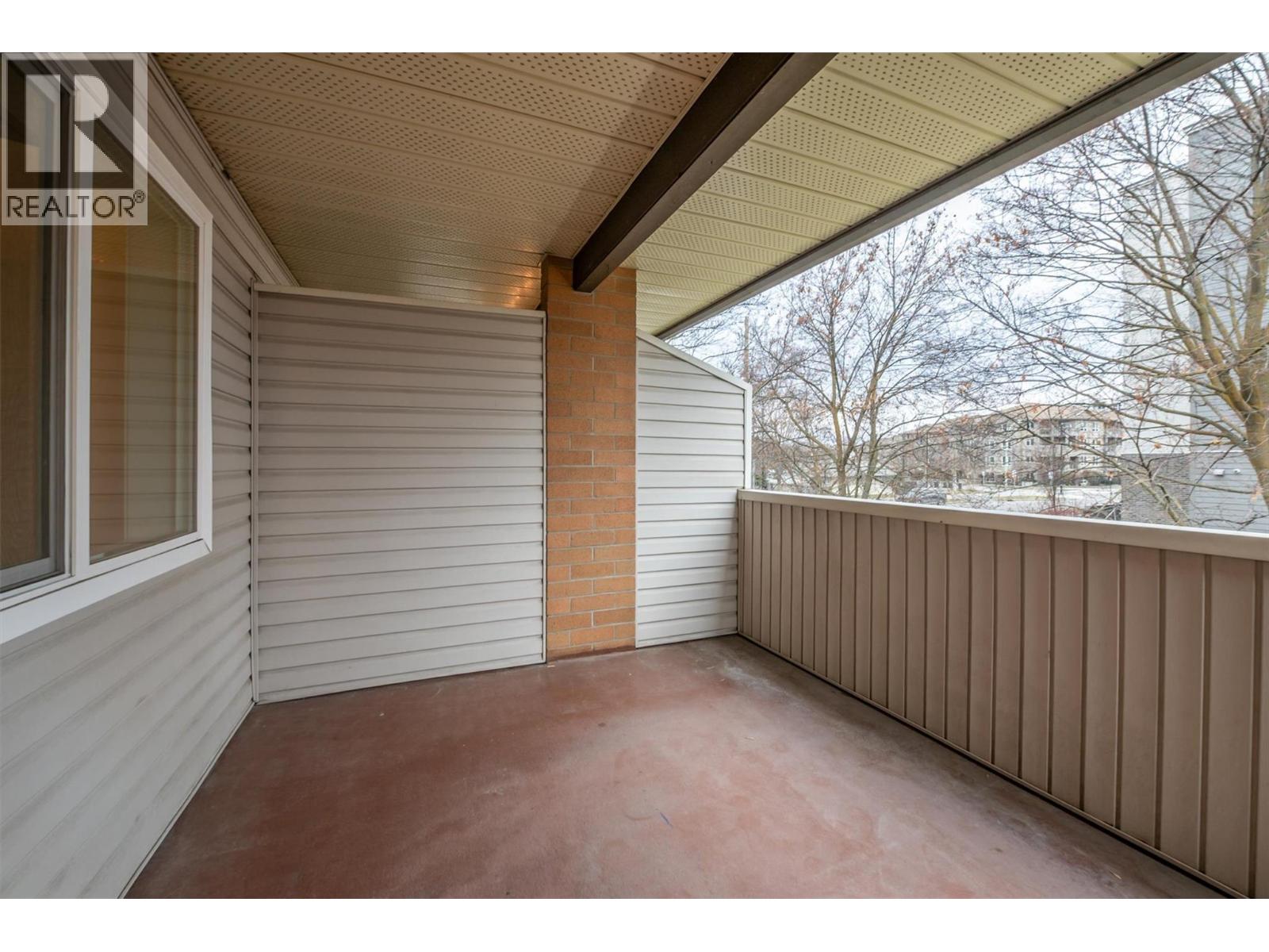 209 240 McIntosh Road, Kelowna