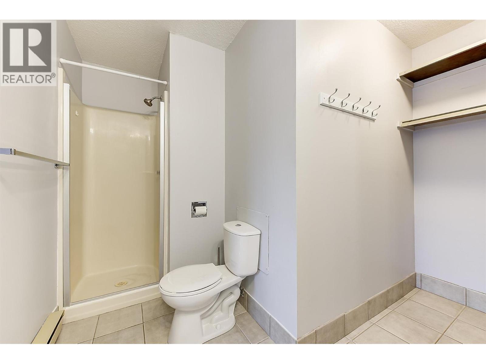 209 240 McIntosh Road, Kelowna