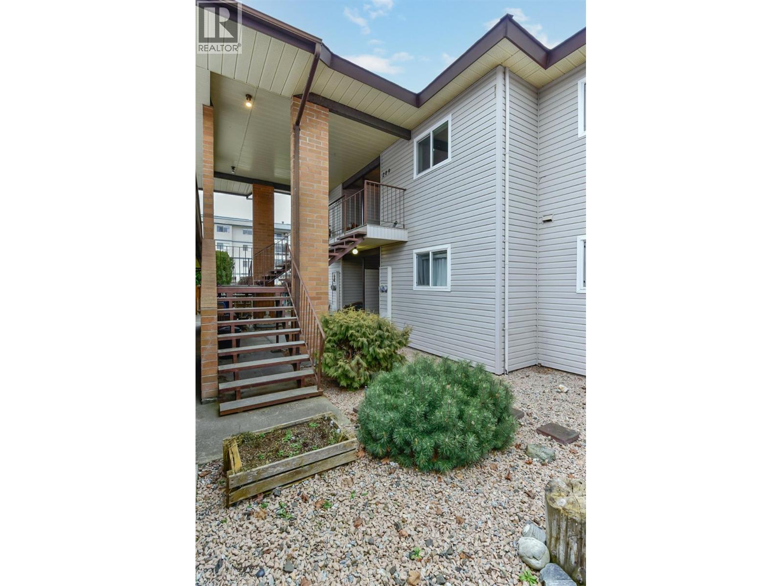 209 240 McIntosh Road, Kelowna