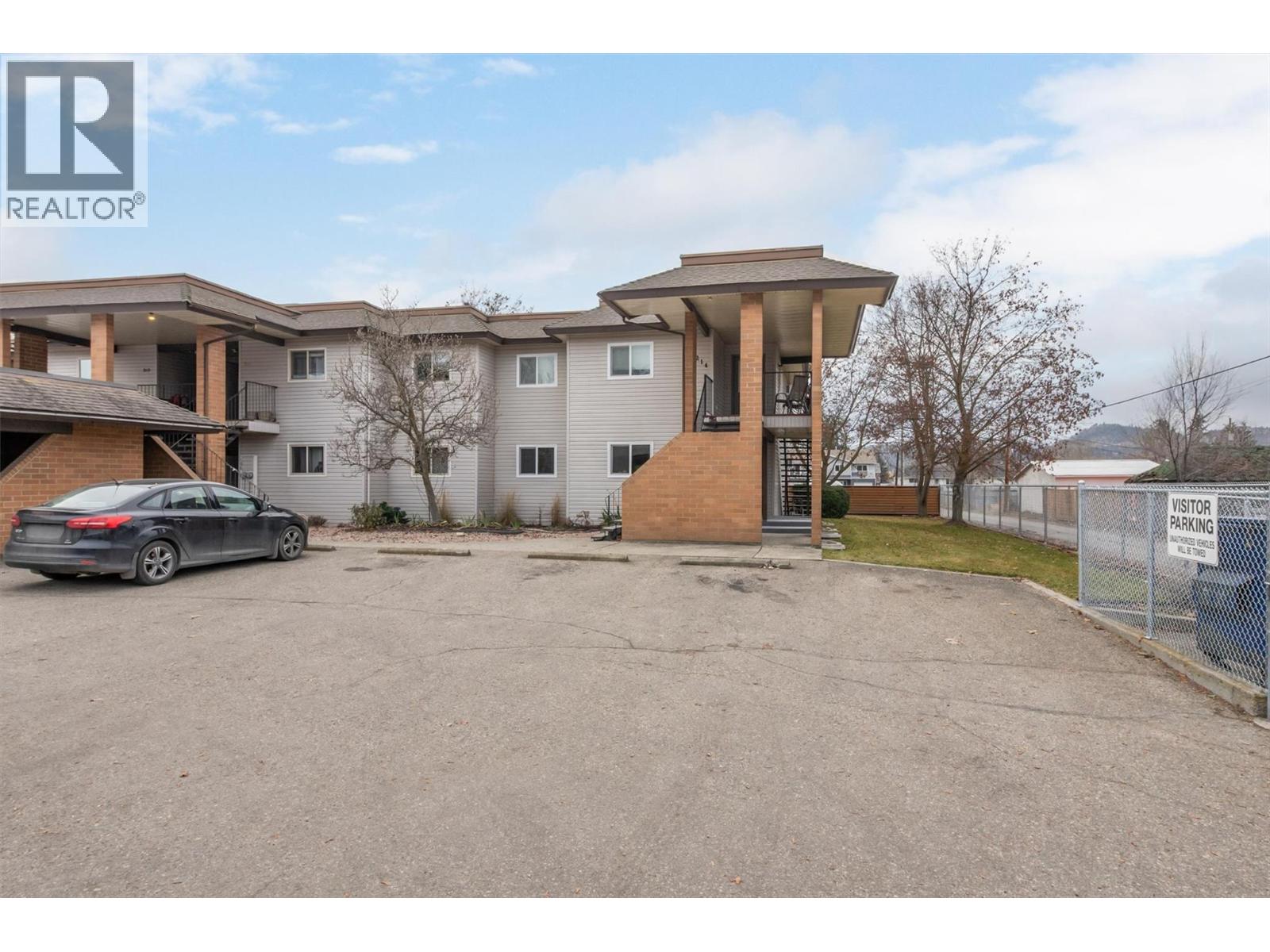 209 240 McIntosh Road, Kelowna