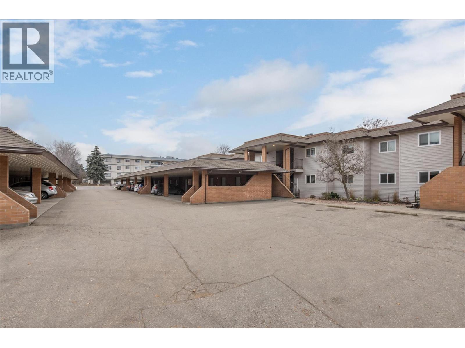 209 240 McIntosh Road, Kelowna
