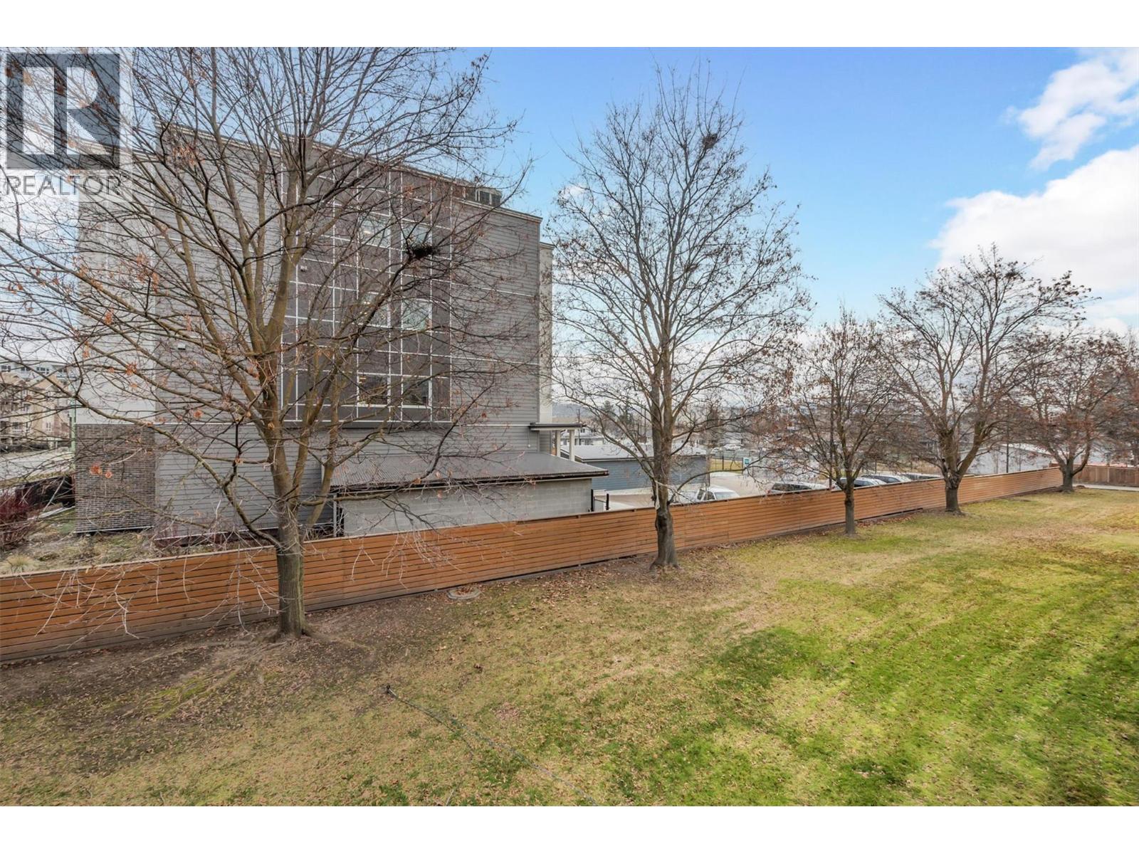 209 240 McIntosh Road, Kelowna