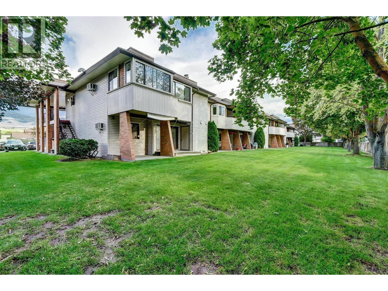 209 240 McIntosh Road, Kelowna