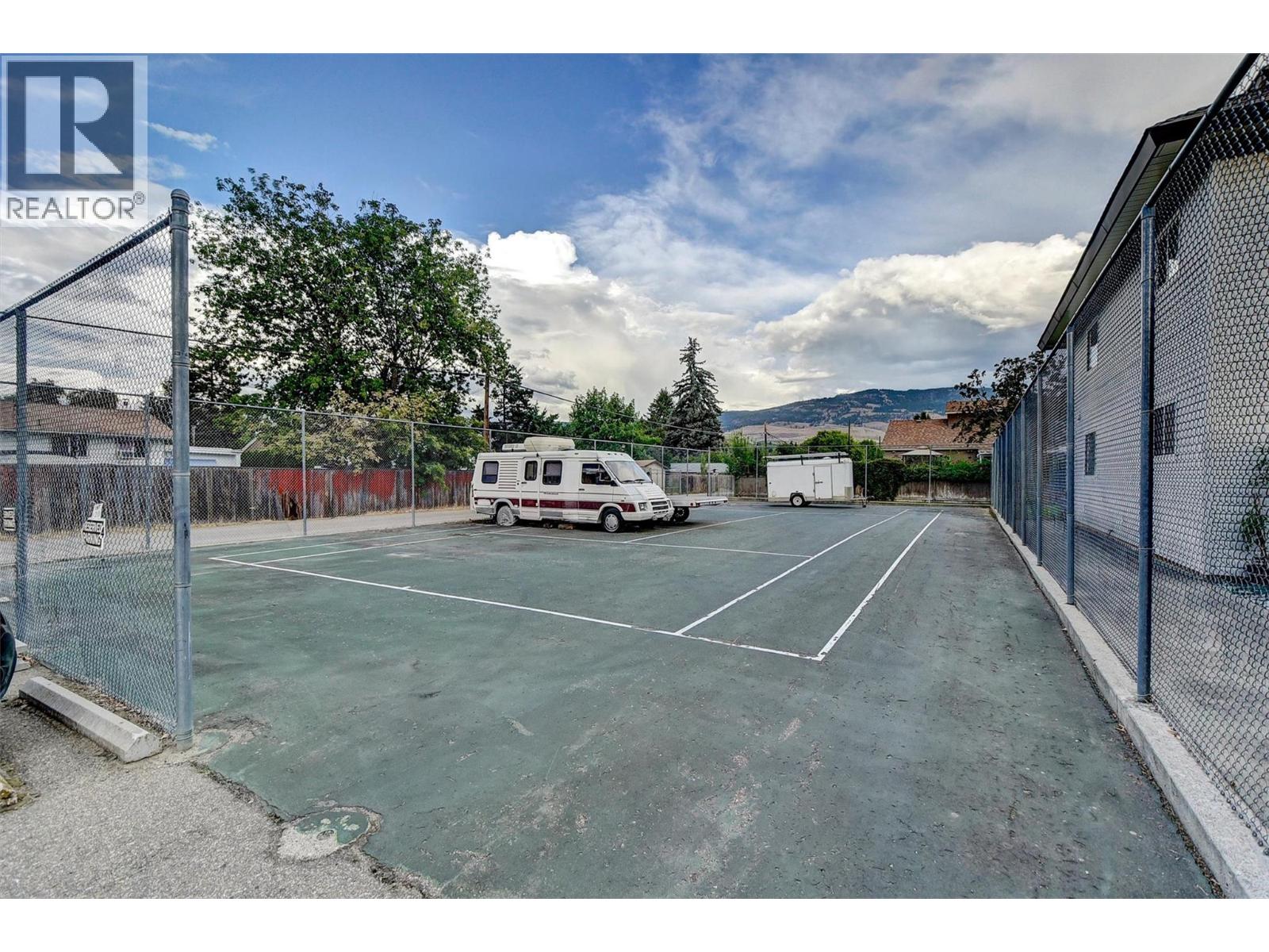209 240 McIntosh Road, Kelowna