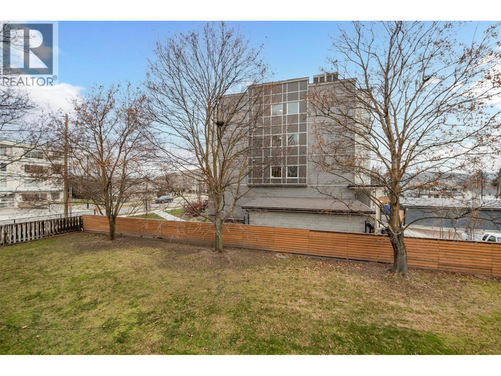 209 240 McIntosh Road, Kelowna