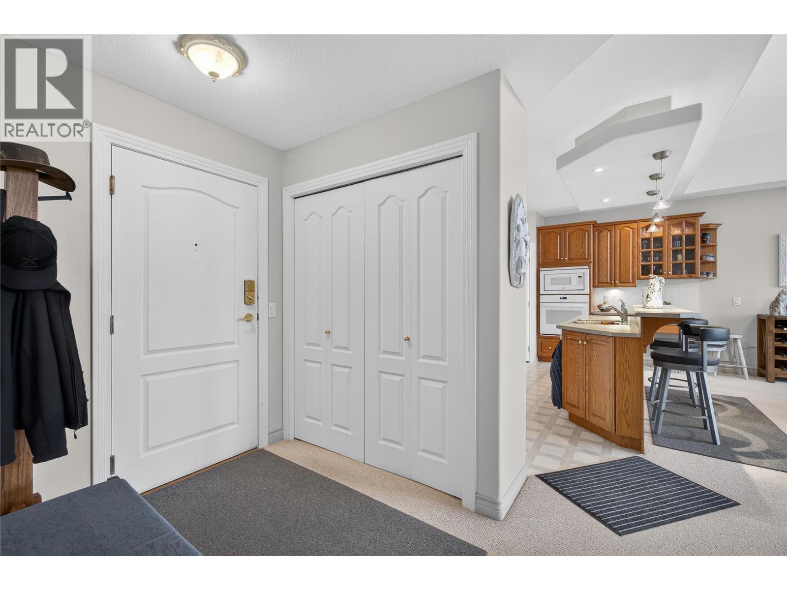 571 6 Street NE Unit# 302, Salmon Arm