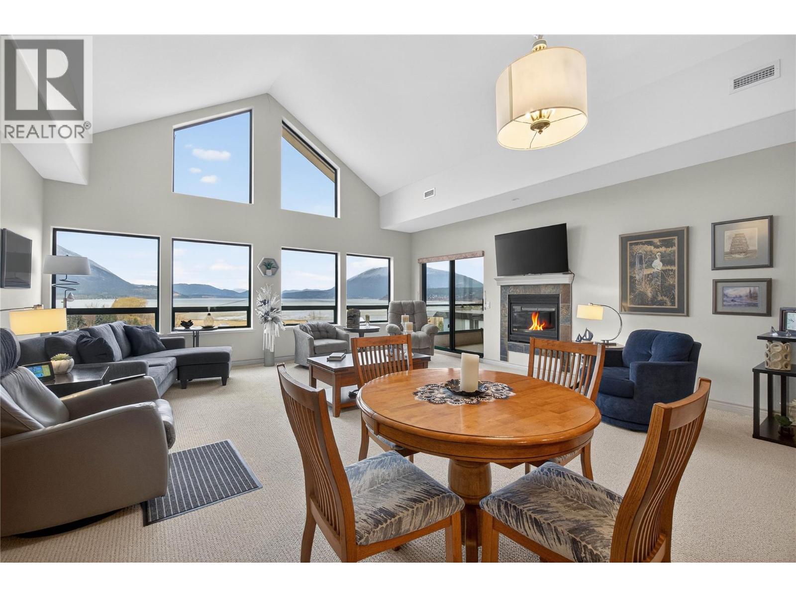 571 6 Street NE Unit# 302, Salmon Arm