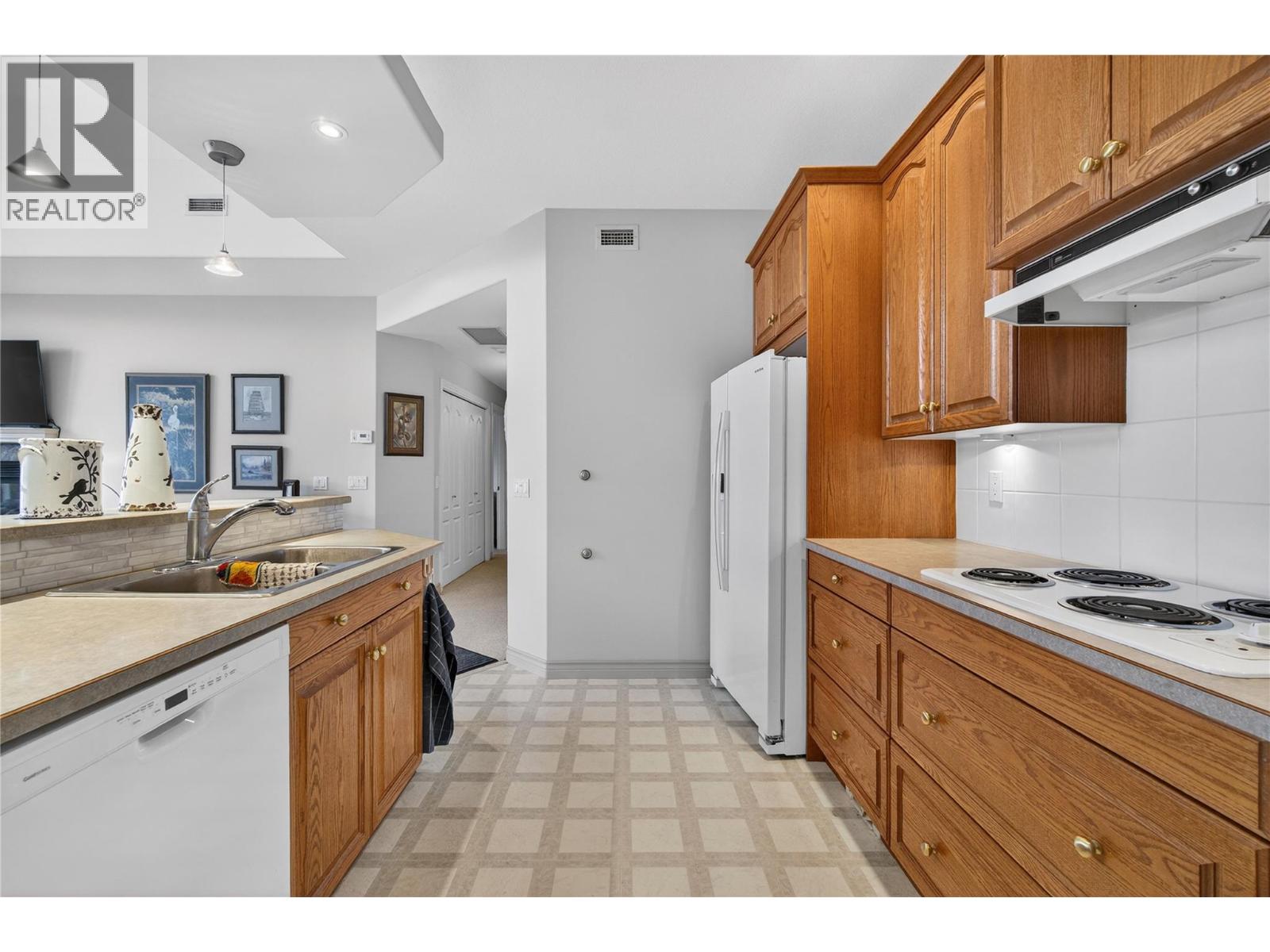 571 6 Street NE Unit# 302, Salmon Arm