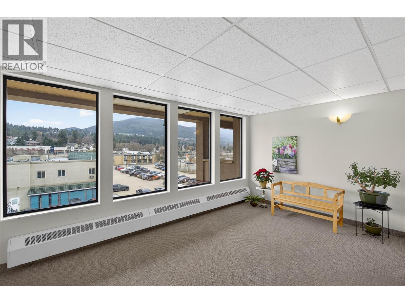 571 6 Street NE Unit# 302, Salmon Arm