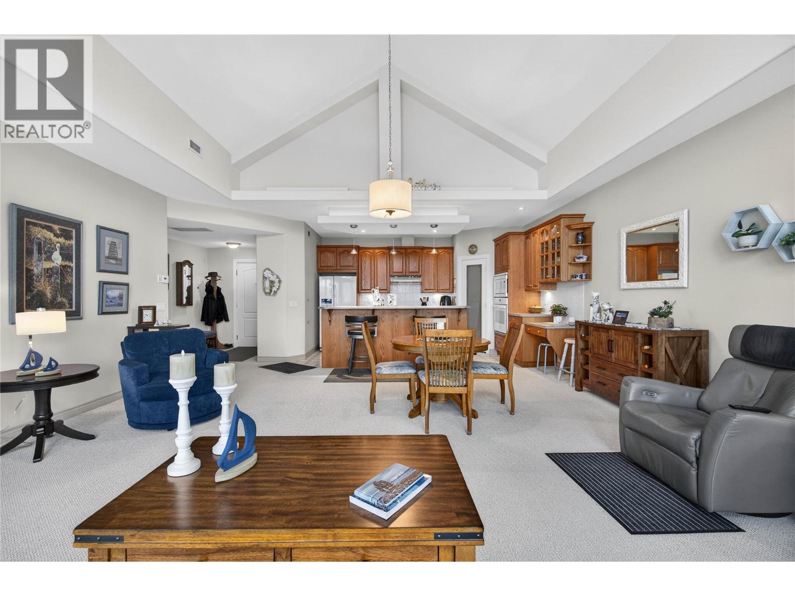 571 6 Street NE Unit# 302, Salmon Arm