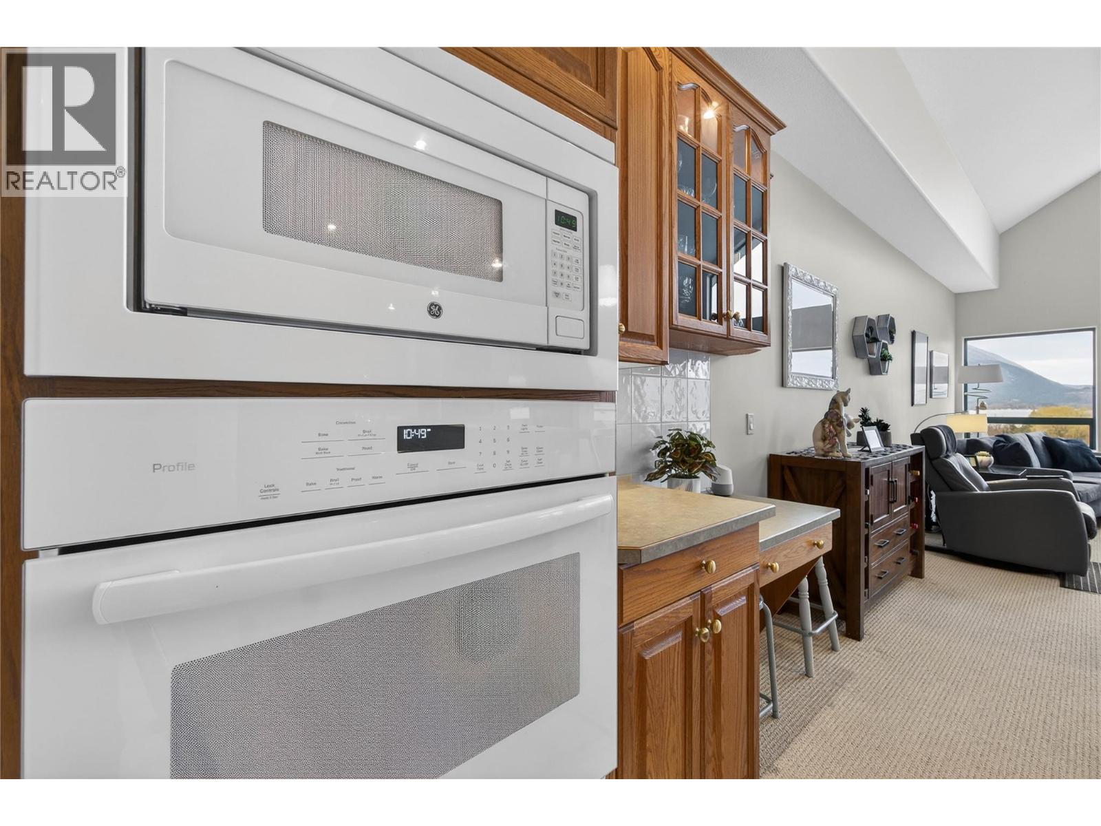 571 6 Street NE Unit# 302, Salmon Arm