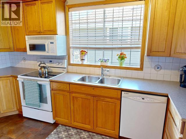 5438 LABURNUM AVE, Powell River