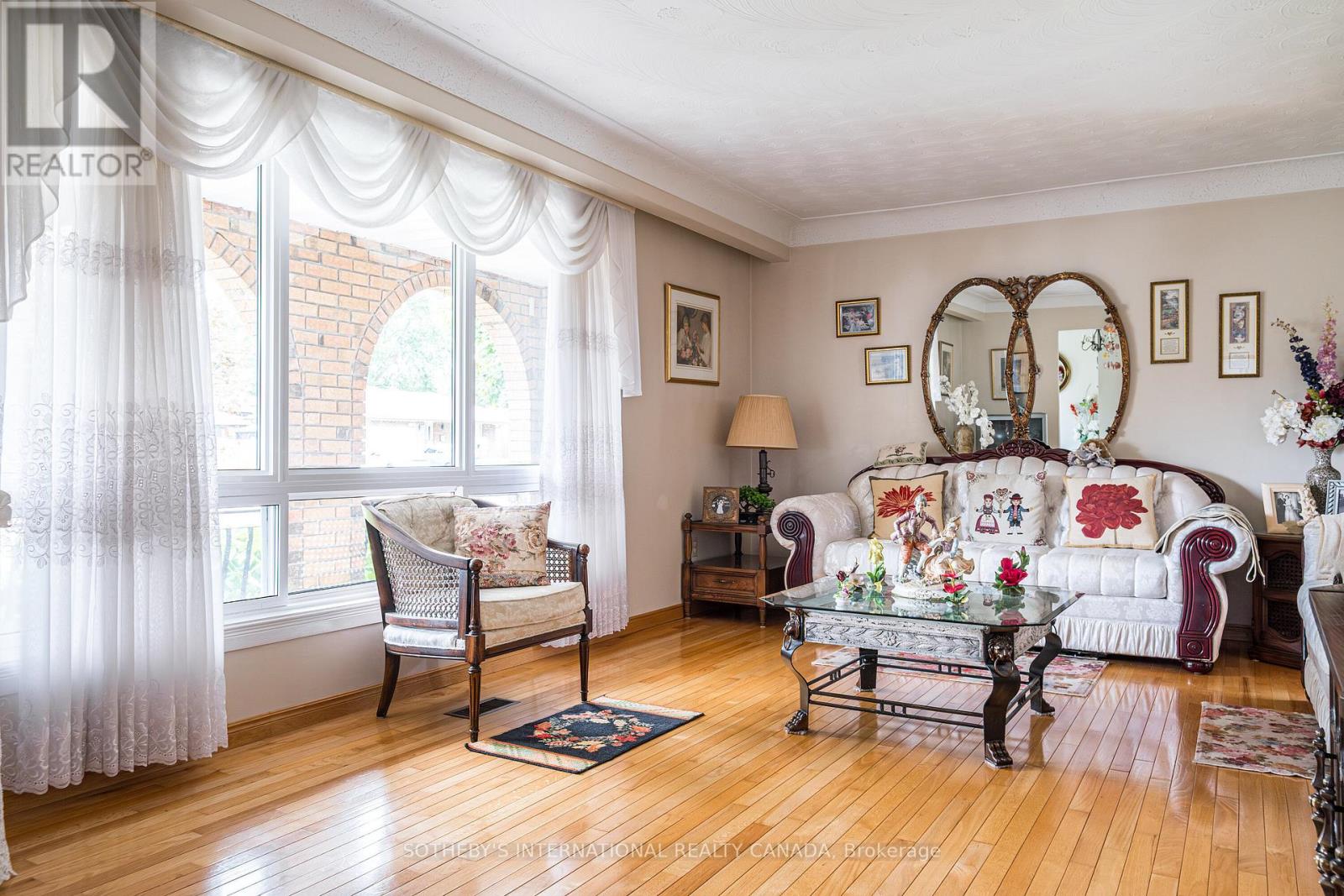 87 Bridlewood photo 5