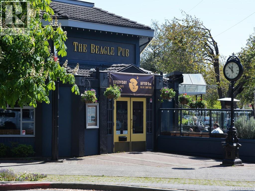 1152 Chapman St, Victoria