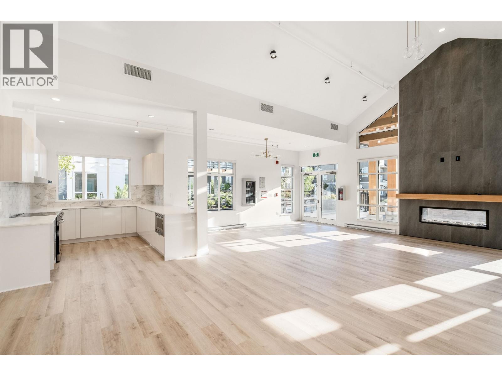 #227-1792 STARLING Drive, Delta