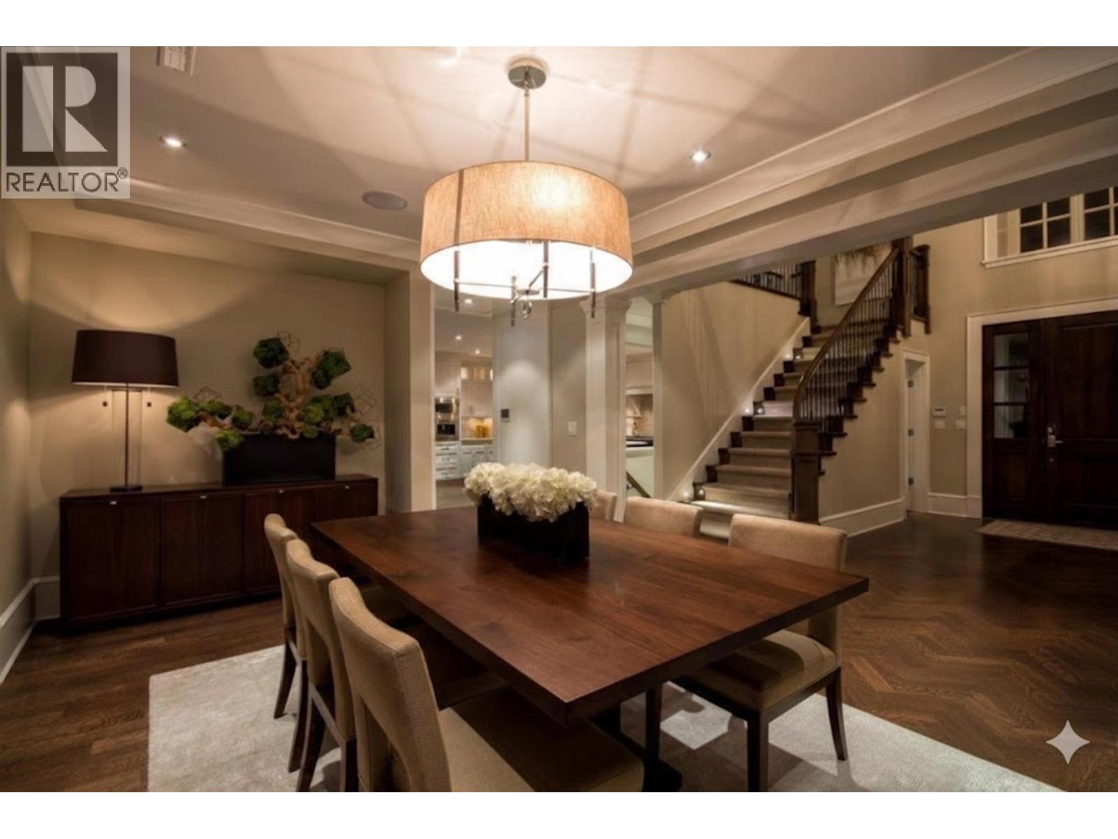 2920 MATHERS AVENUE, West Vancouver