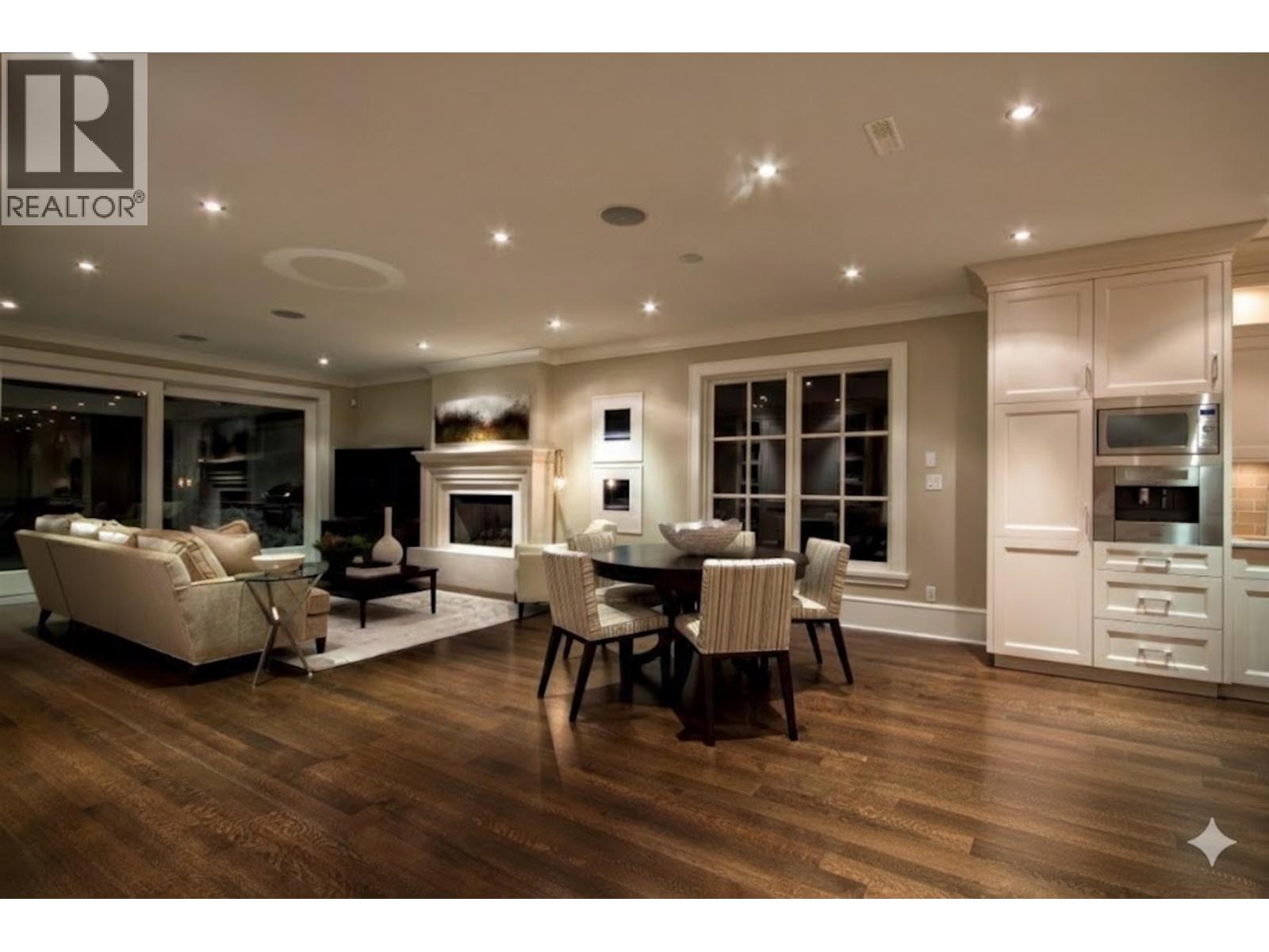 2920 MATHERS AVENUE, West Vancouver