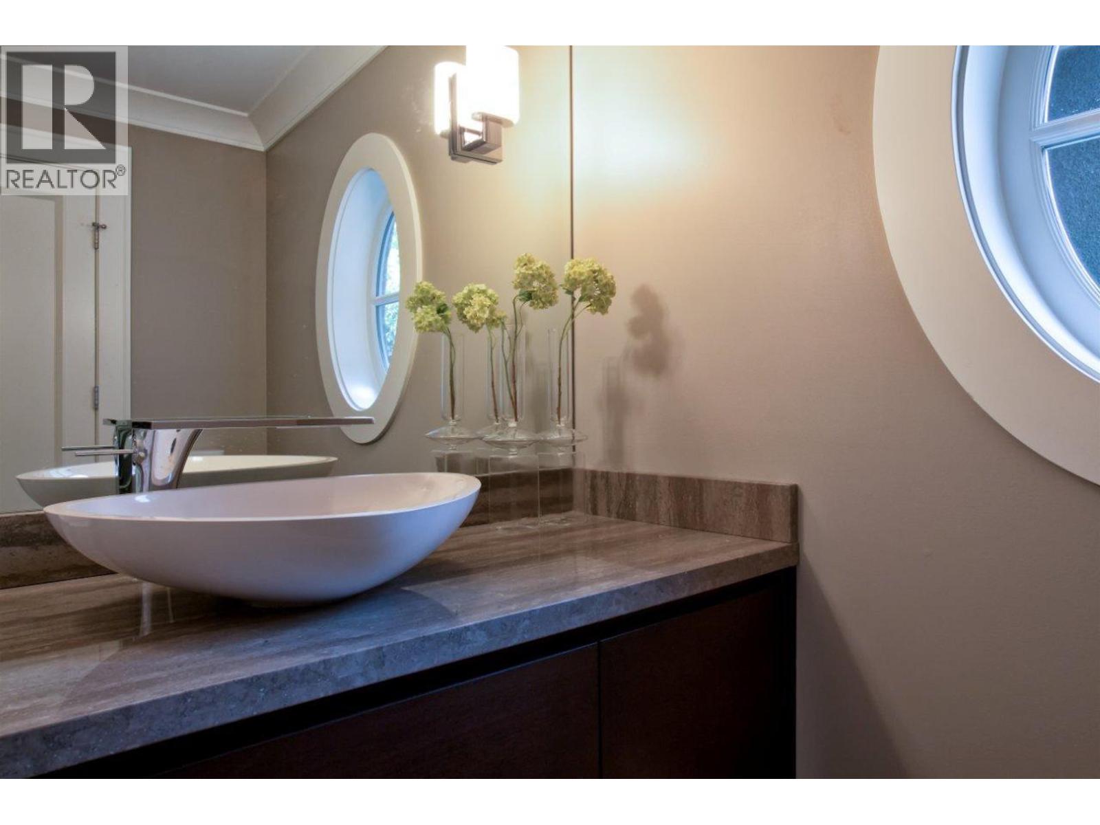 2920 MATHERS AVENUE, West Vancouver