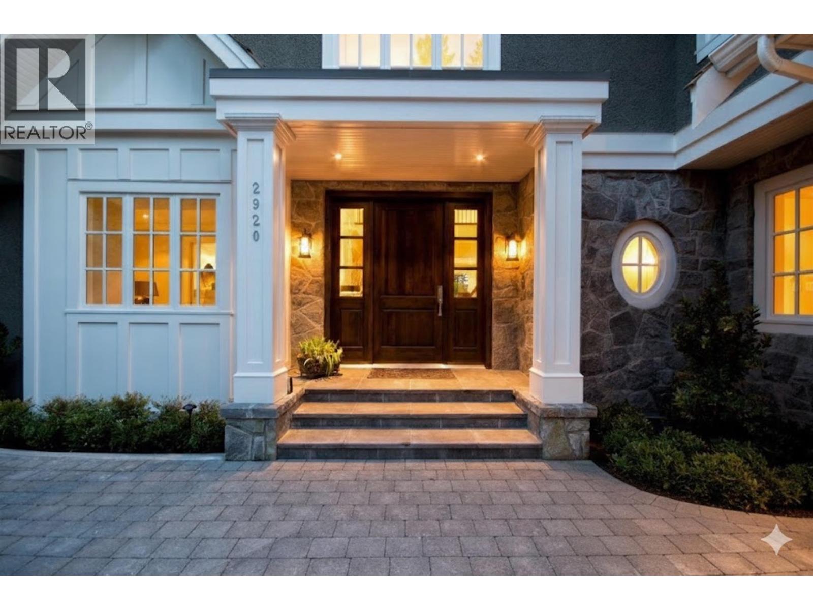 2920 MATHERS AVENUE, West Vancouver