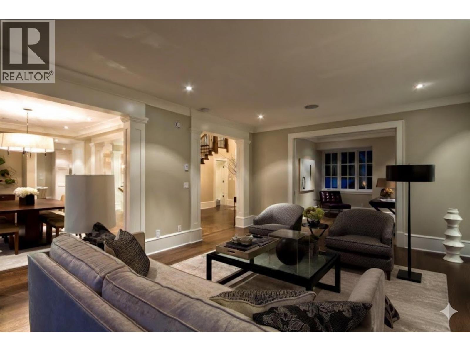 2920 MATHERS AVENUE, West Vancouver