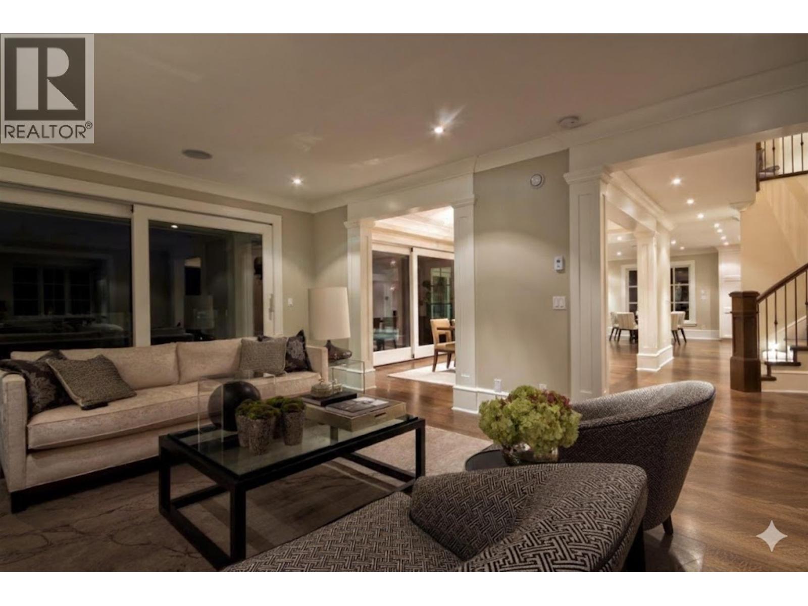 2920 MATHERS AVENUE, West Vancouver