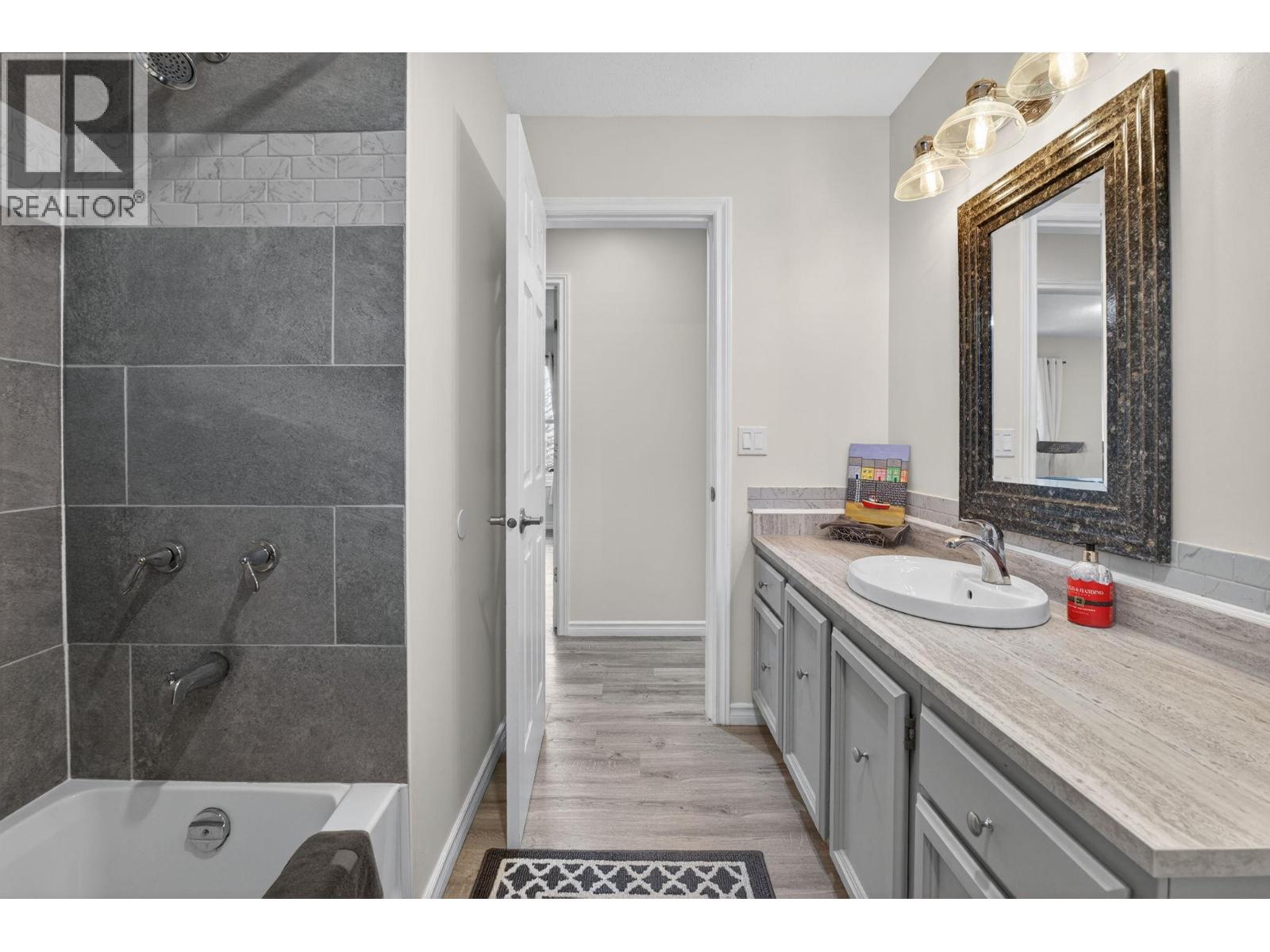 3947 Trepanier Heights Place, Peachland