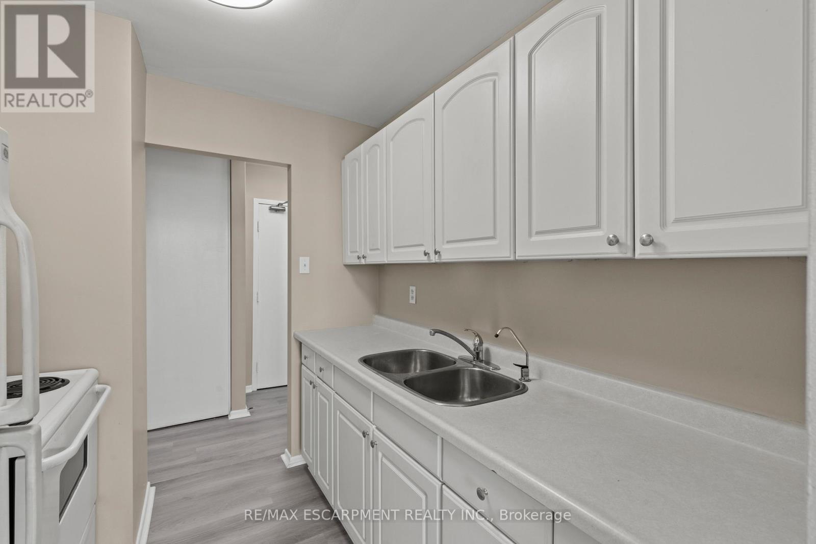 #1004 359 GENEVA STREET - 13