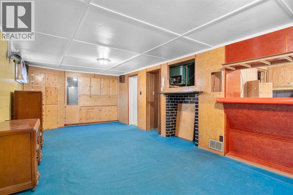 332 Third Street West, Cochrane