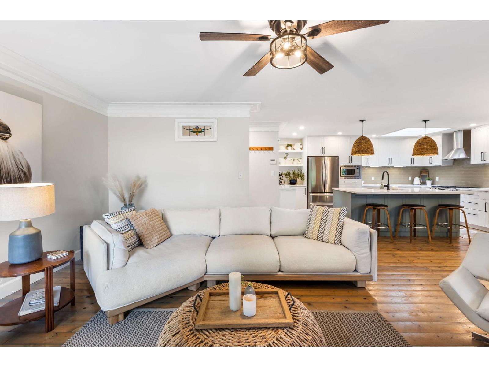 14015 MARINE DRIVE, White Rock