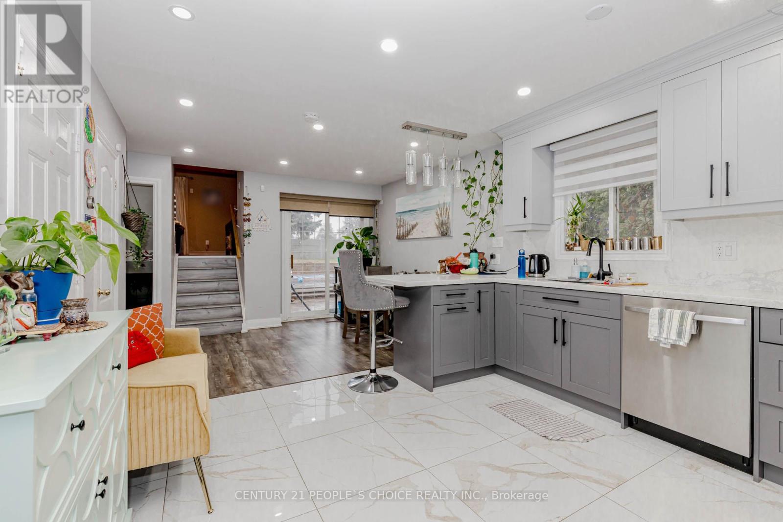 32 ELDERWOOD PLACE - Photo 3 of 50, Brampton (Brampton North), Ontario