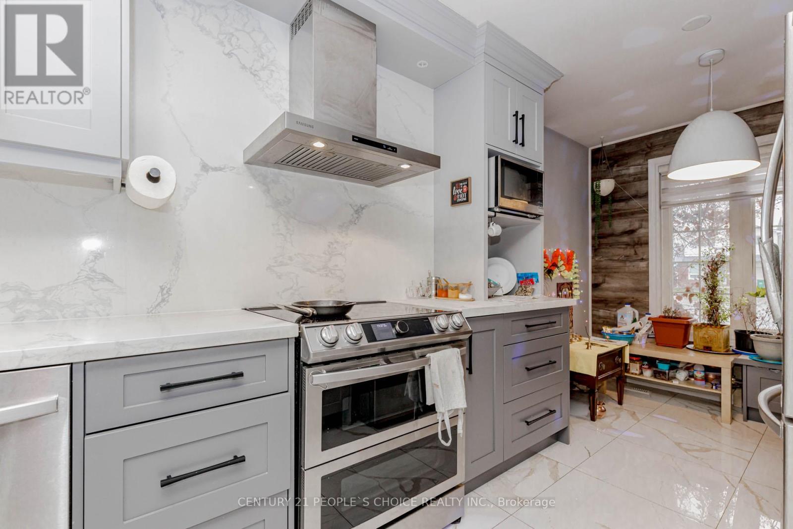 32 ELDERWOOD PLACE - Photo 5 of 50, Brampton (Brampton North), Ontario