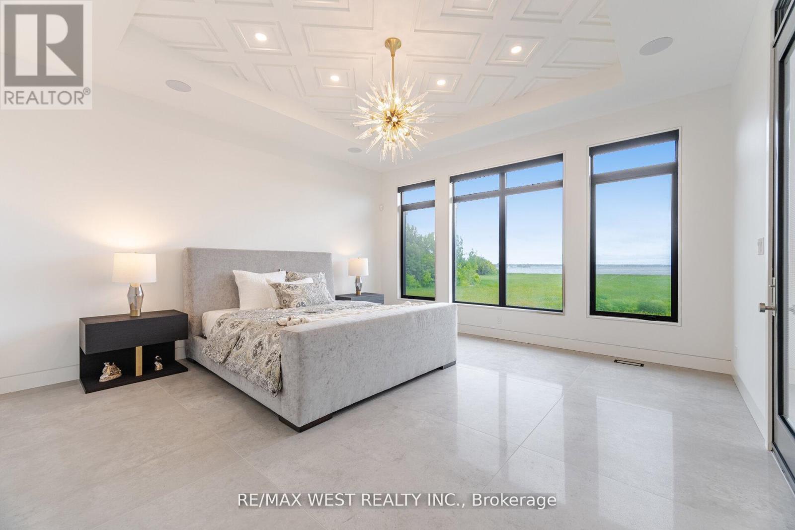 83 NAVIGATION DRIVE - 16