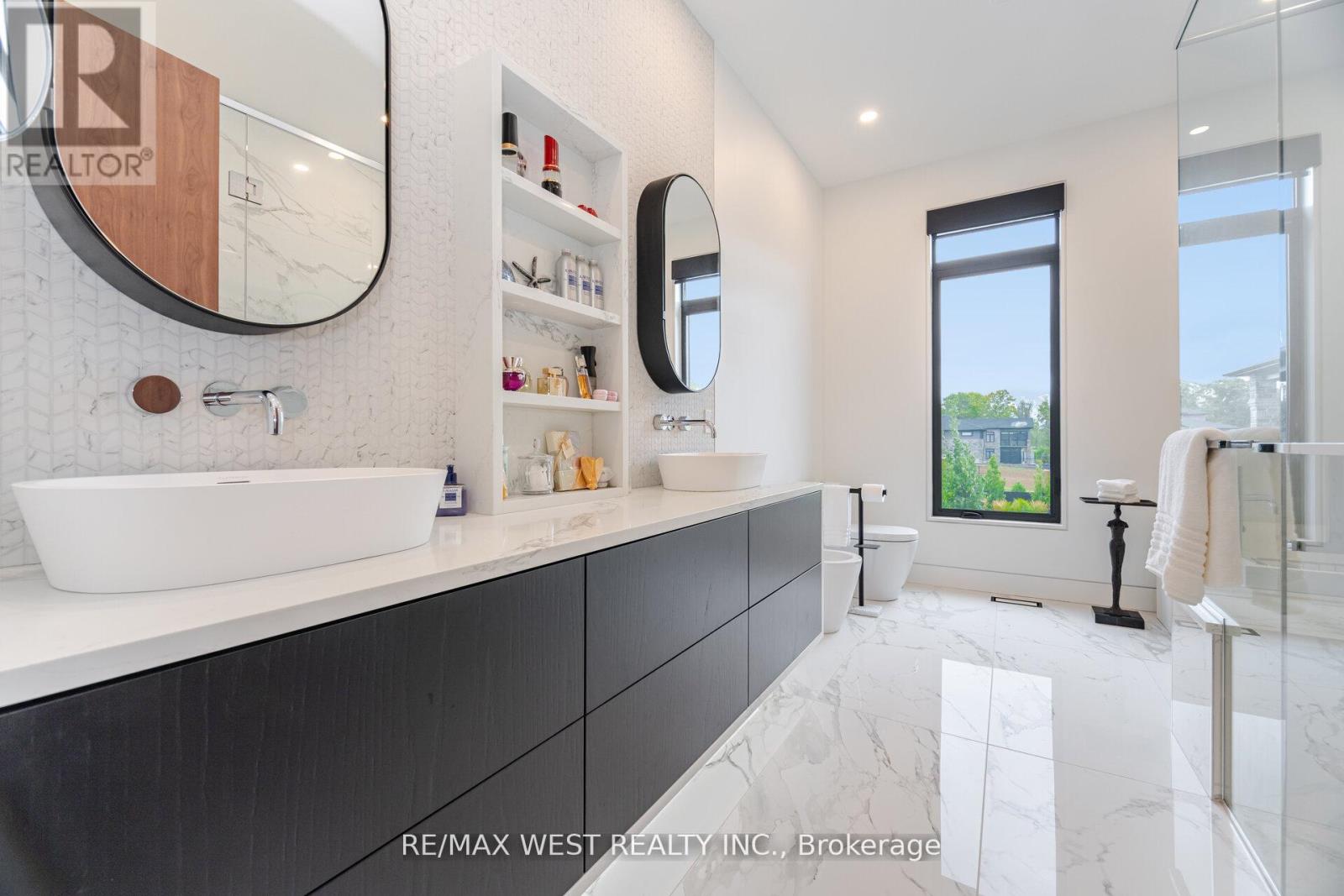 83 NAVIGATION DRIVE - 17