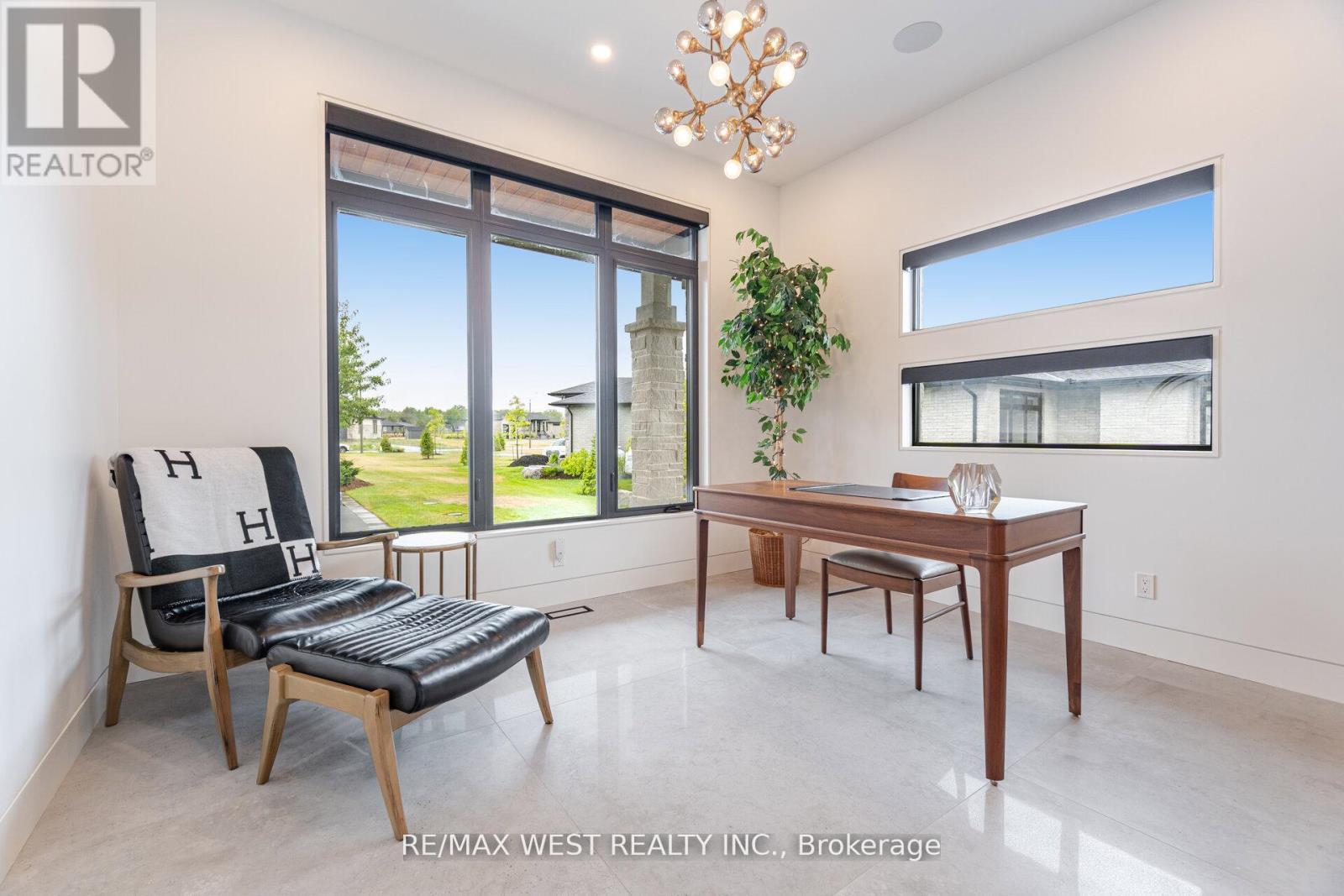 83 NAVIGATION DRIVE - 21