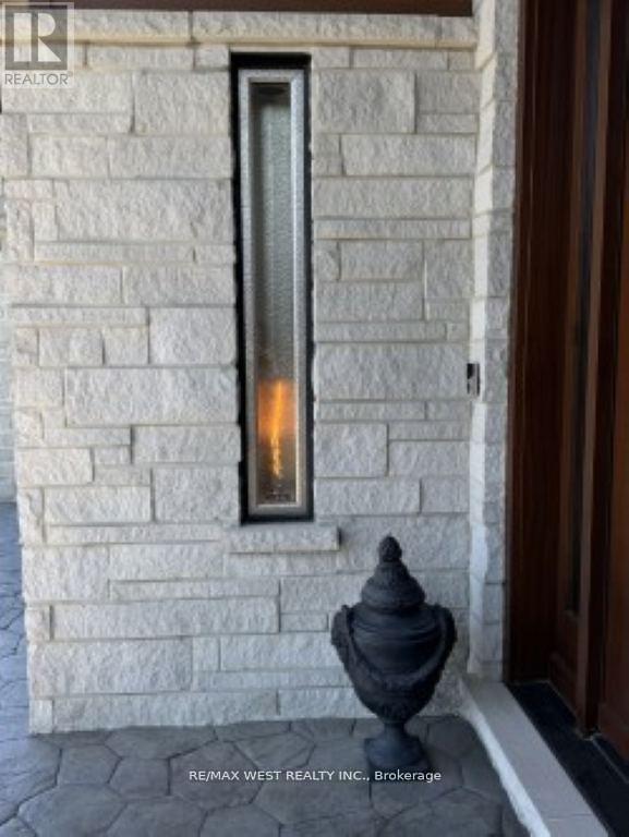 83 NAVIGATION DRIVE - 46