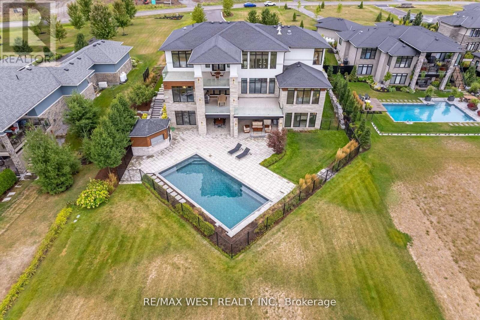 83 NAVIGATION DRIVE - 48
