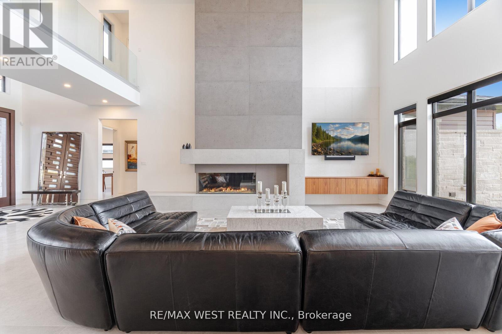 83 NAVIGATION DRIVE - 5