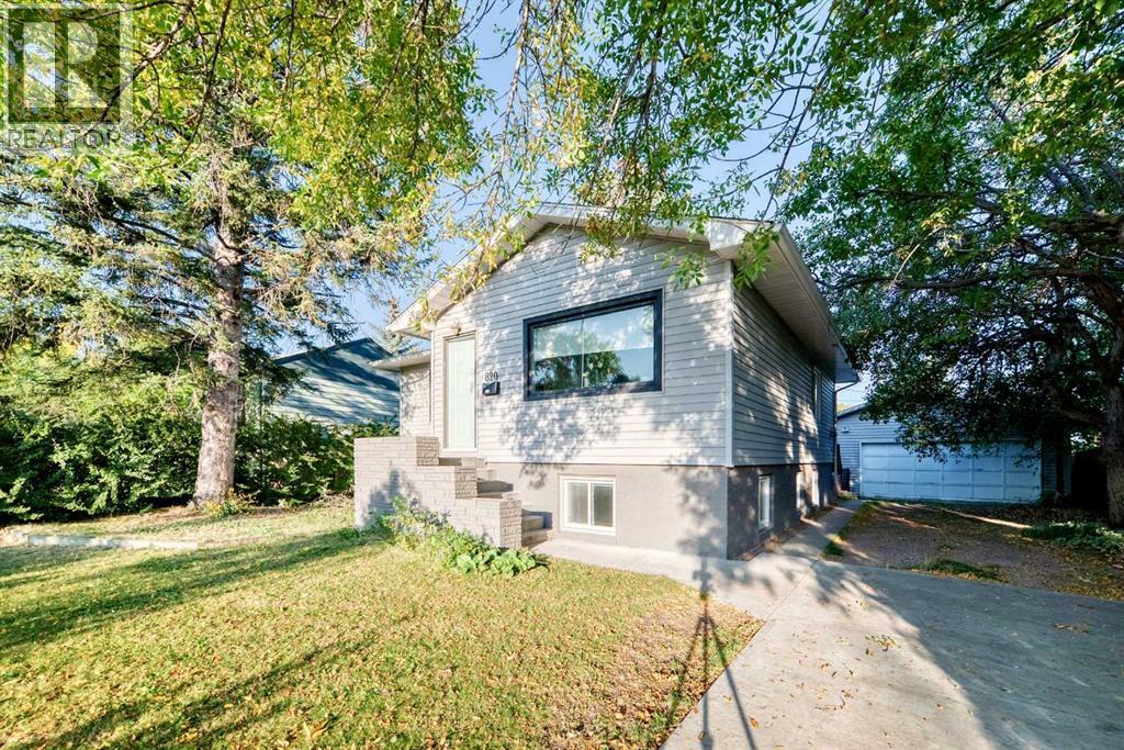Single Family House Bungalow for Sale in  A Street NE Renfrew Calgary 