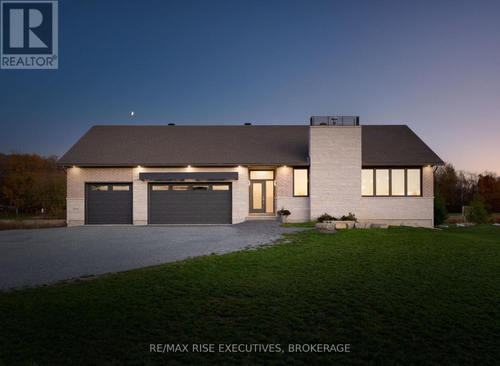 158 SUMMERSIDE DRIVE - 1