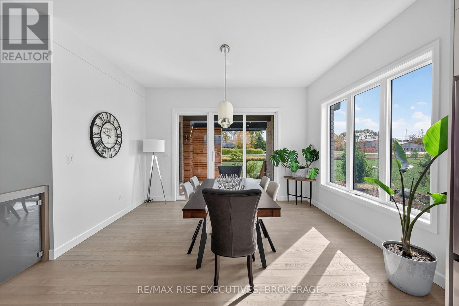 158 SUMMERSIDE DRIVE - 19