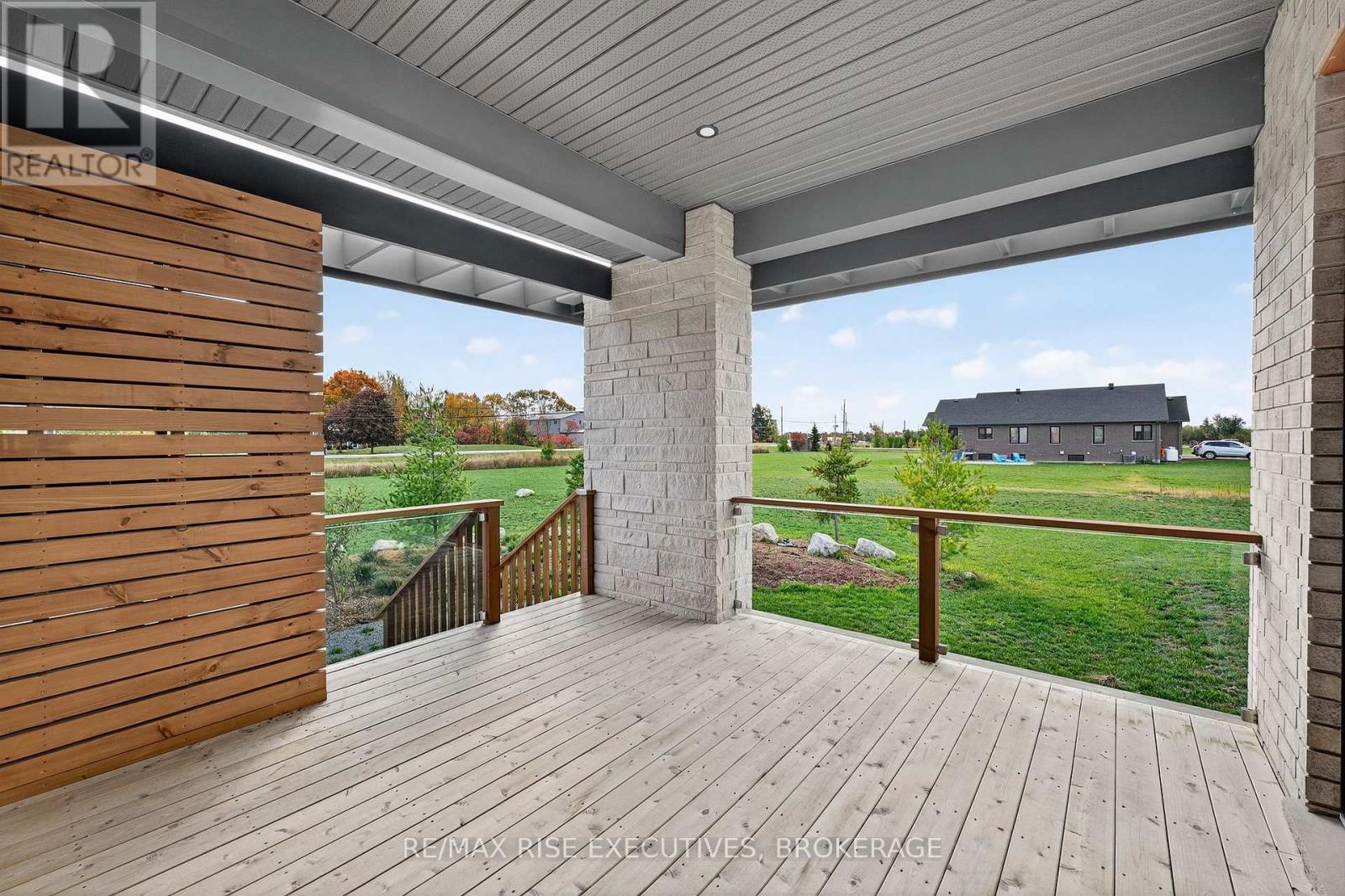158 SUMMERSIDE DRIVE - 22