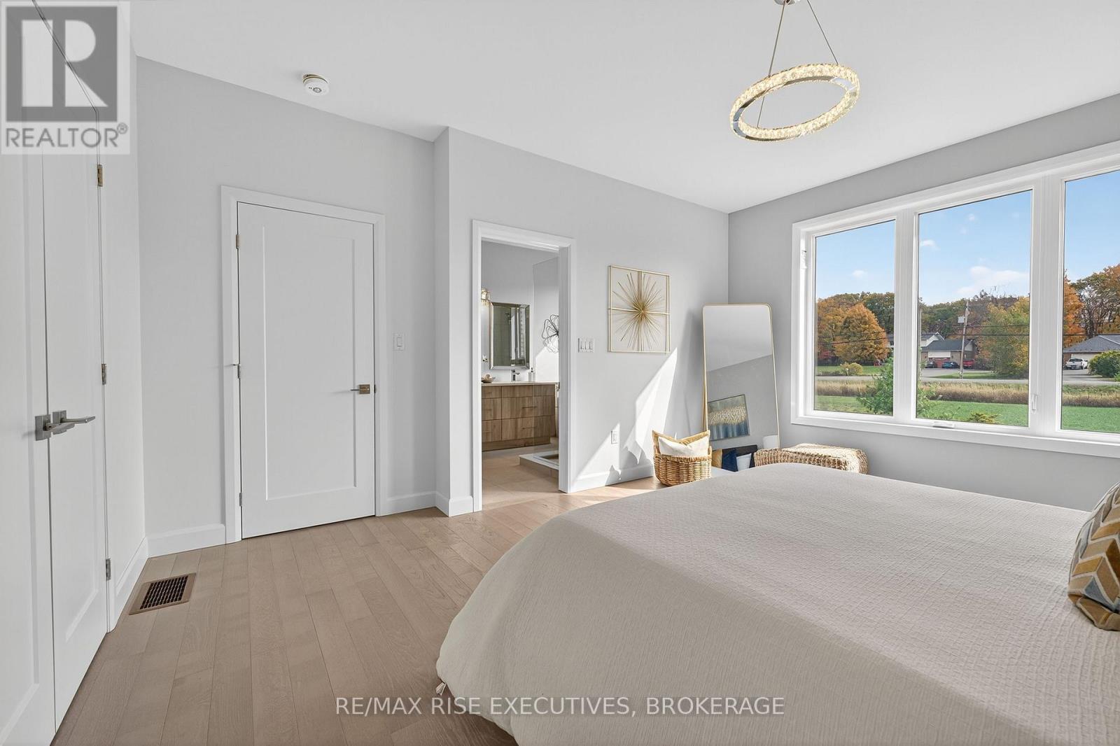 158 SUMMERSIDE DRIVE - 26