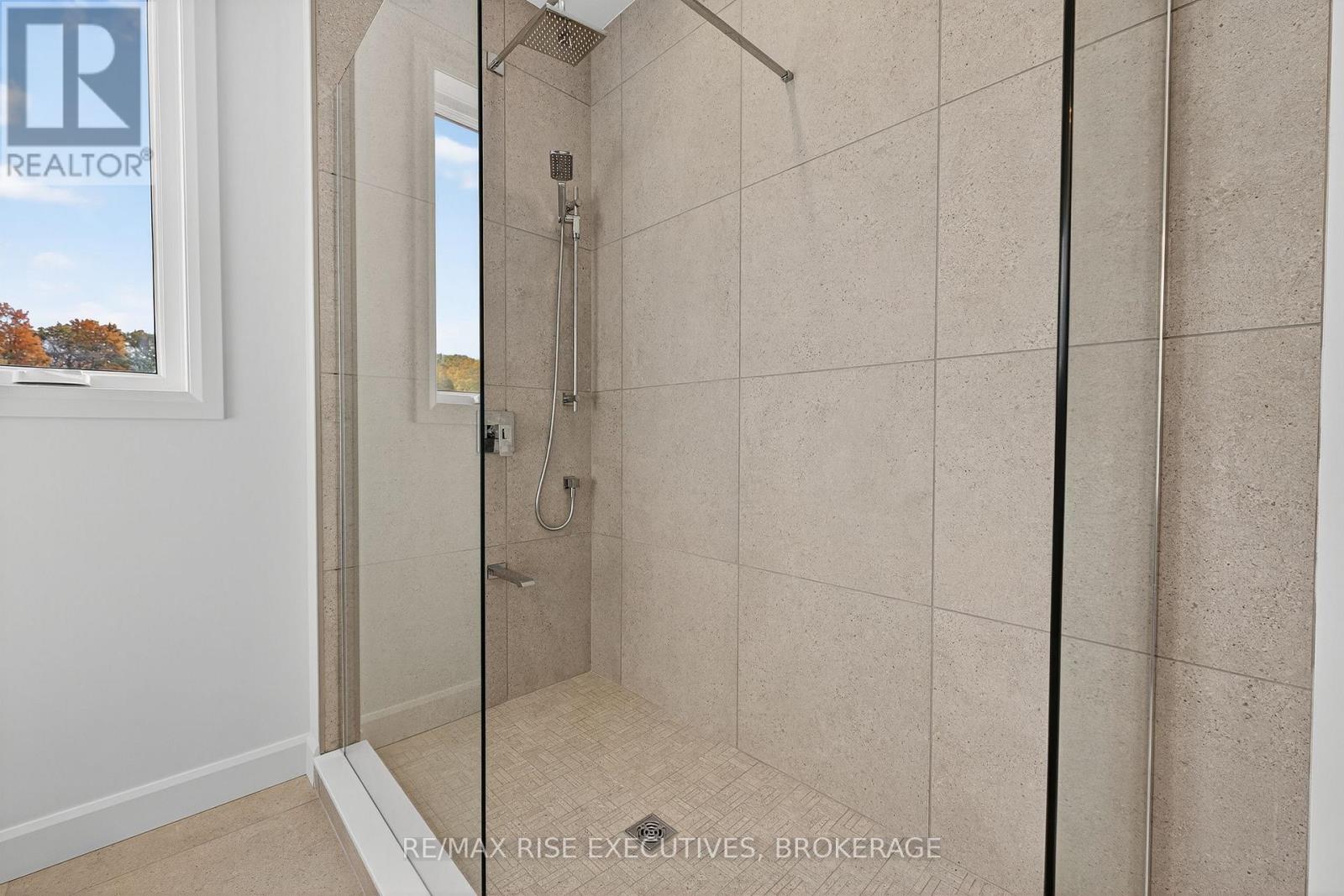 158 SUMMERSIDE DRIVE - 29
