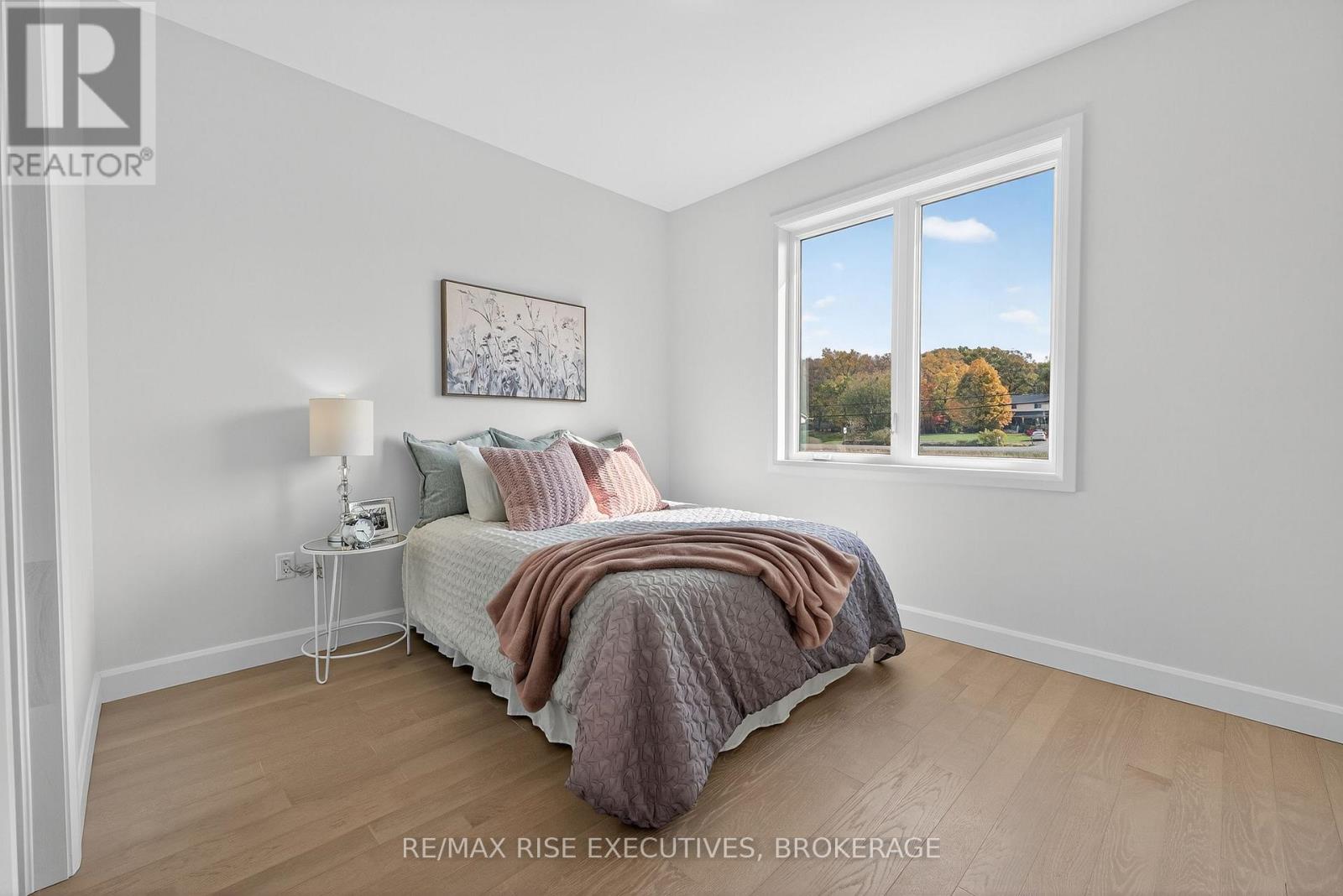 158 SUMMERSIDE DRIVE - 35
