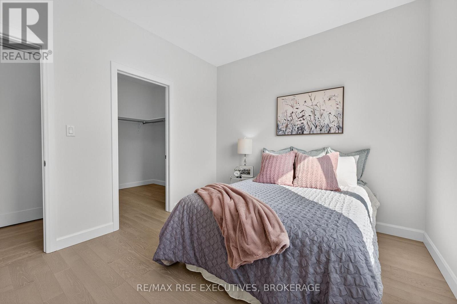 158 SUMMERSIDE DRIVE - 36