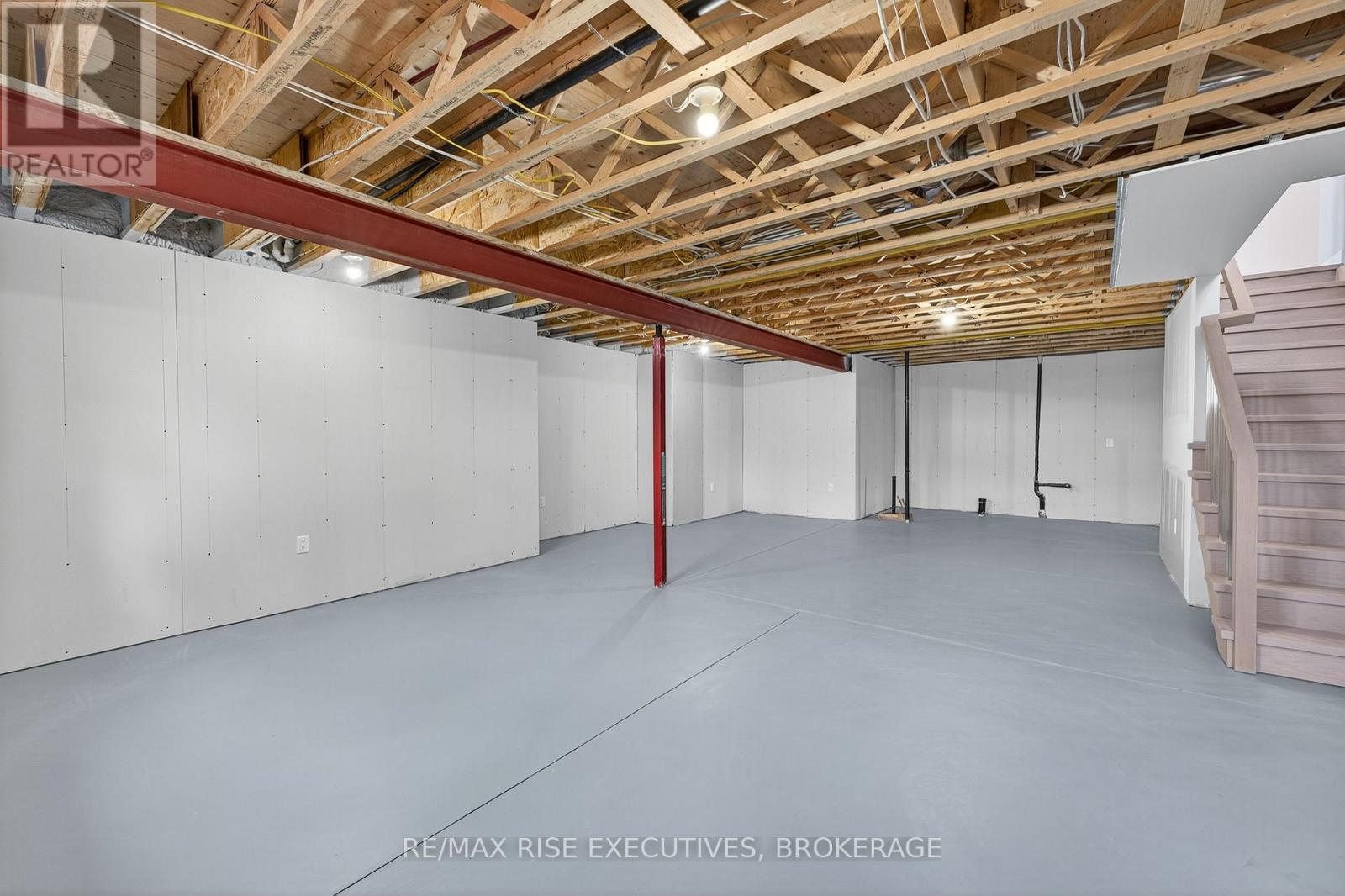 158 SUMMERSIDE DRIVE - 42