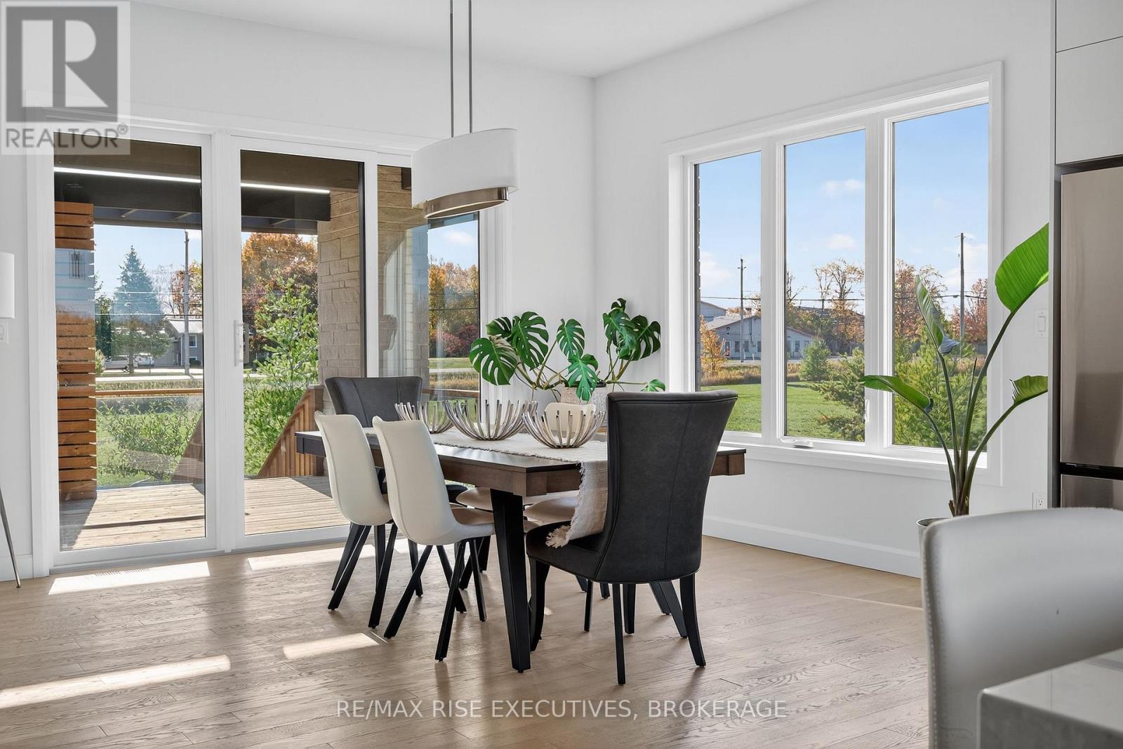 158 SUMMERSIDE DRIVE - 7