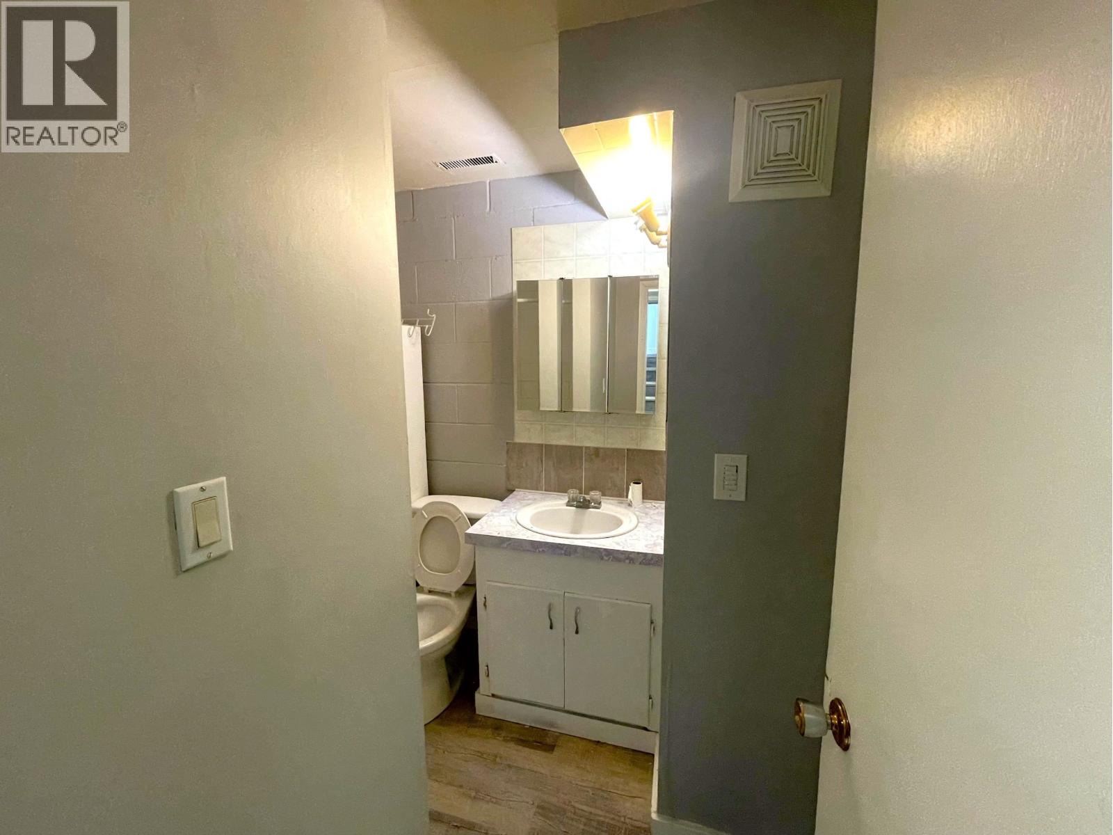 9714 9716 102 AVENUE, Fort St. John