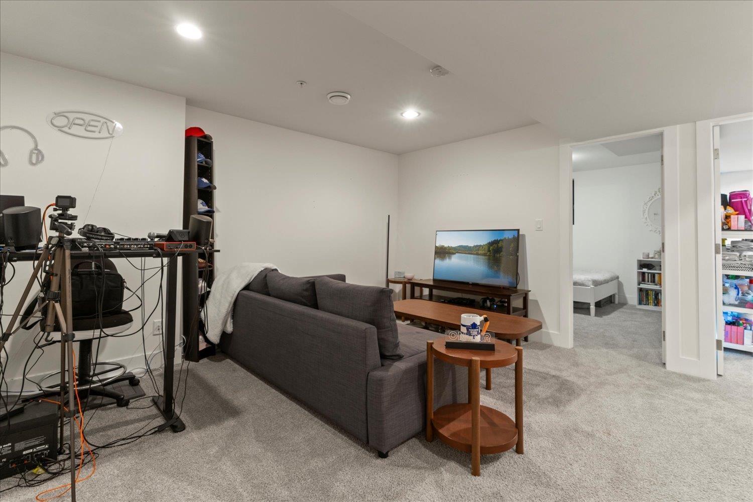 8 44849 ANGLERS BOULEVARD, Garrison Crossing, Chilliwack